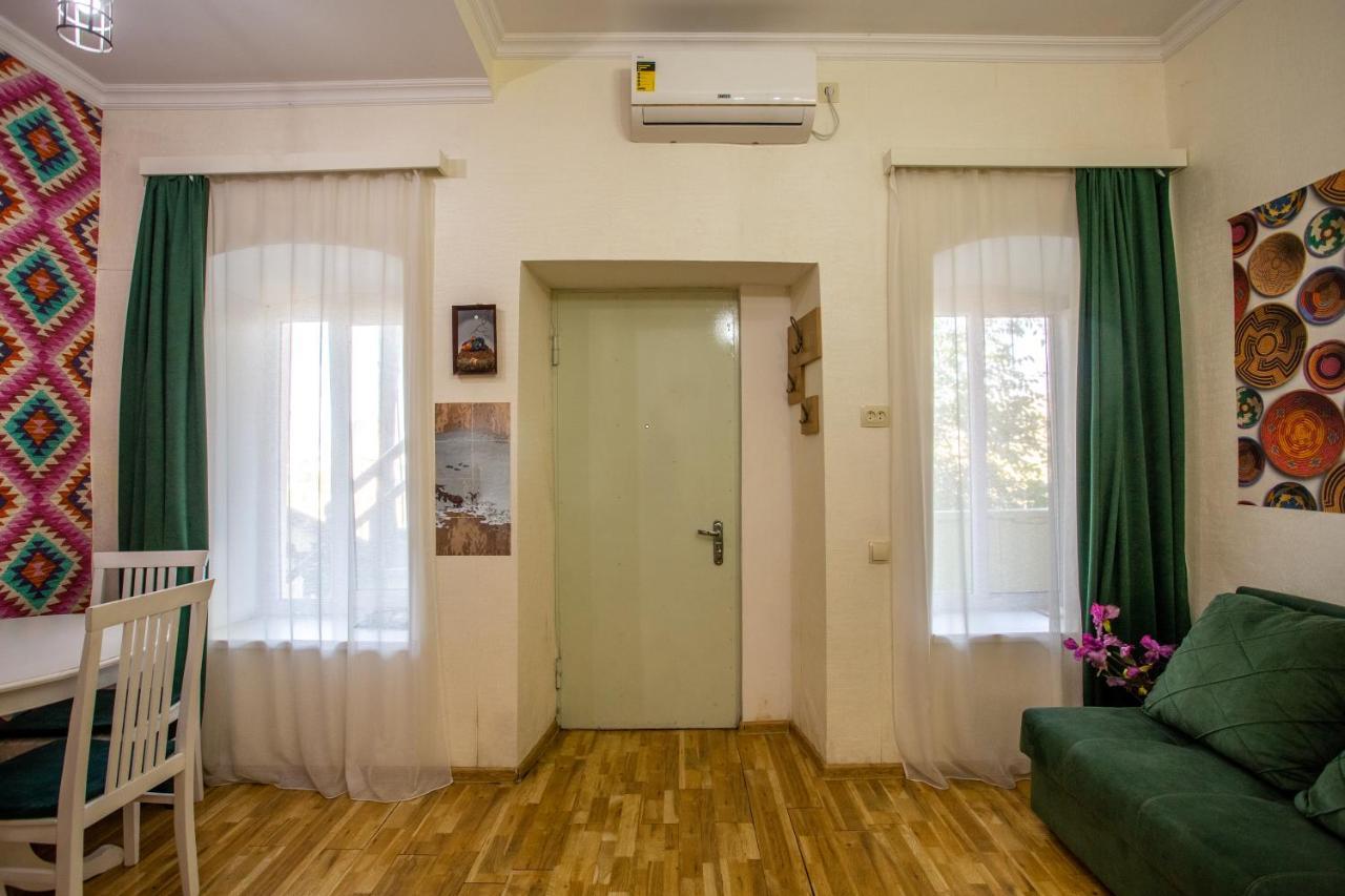 Downtown Apartment Near Sulfur Baths 트빌리시 외부 사진